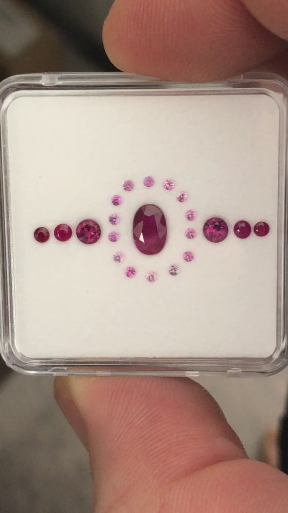 
            
                Load and play video in Gallery viewer, 2mm &amp;#39;Padparadscha Color&amp;#39; Spinel
            
        