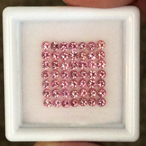 
            
                Load and play video in Gallery viewer, 2mm &amp;#39;Padparadscha Color&amp;#39; Spinel
            
        