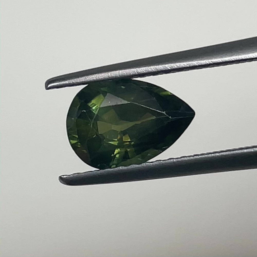 
            
                Load and play video in Gallery viewer, 1.57ct Forest Green Sapphire
            
        